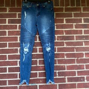 Urban Chic Premium Women Size 5 Distress Ankle Jeans